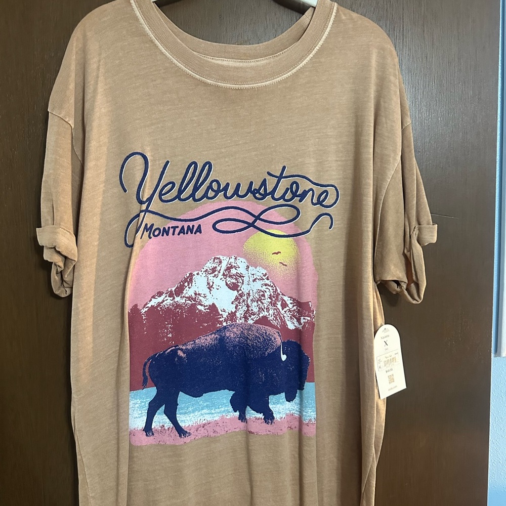 ARULA Yellowstone Montana Women’s T-Shirt